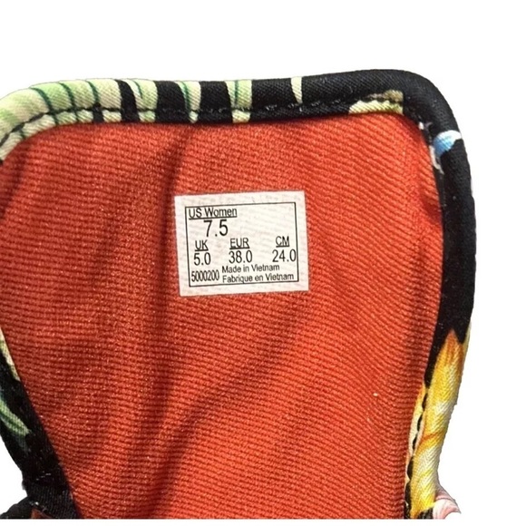 Vans Floral Slip-On Sneakers - Picture 6 of 8